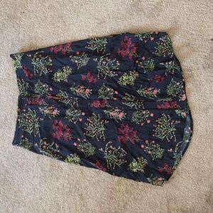 Black floral skirt Large